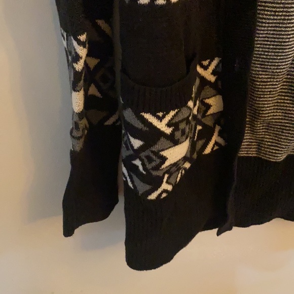 Mossimo Cardigan Aztec Print Small - Picture 3 of 3